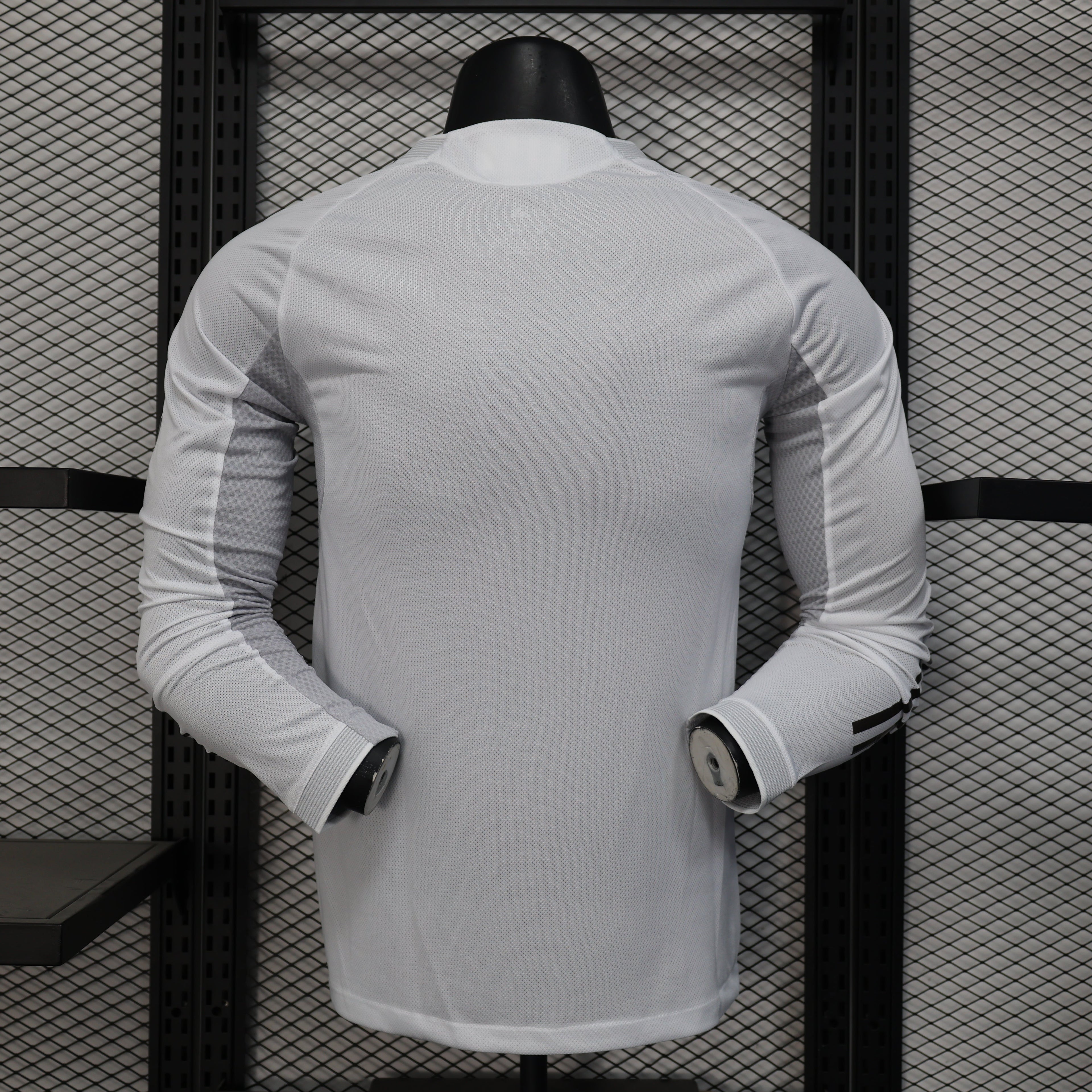 Real Madrid Casa 25/26 - Versione Giocatore Maniche Lunghe