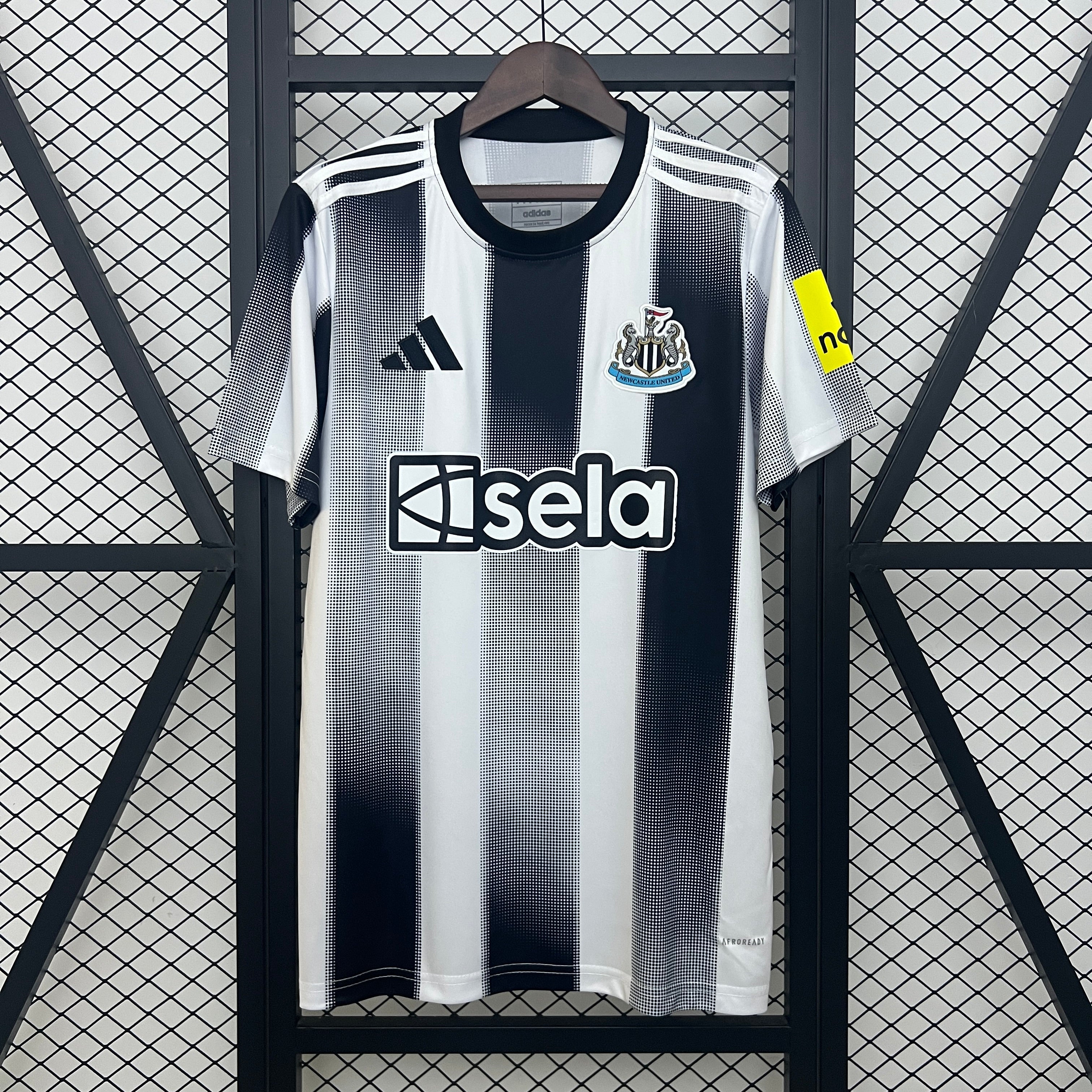 Newcastle Casa 25/26