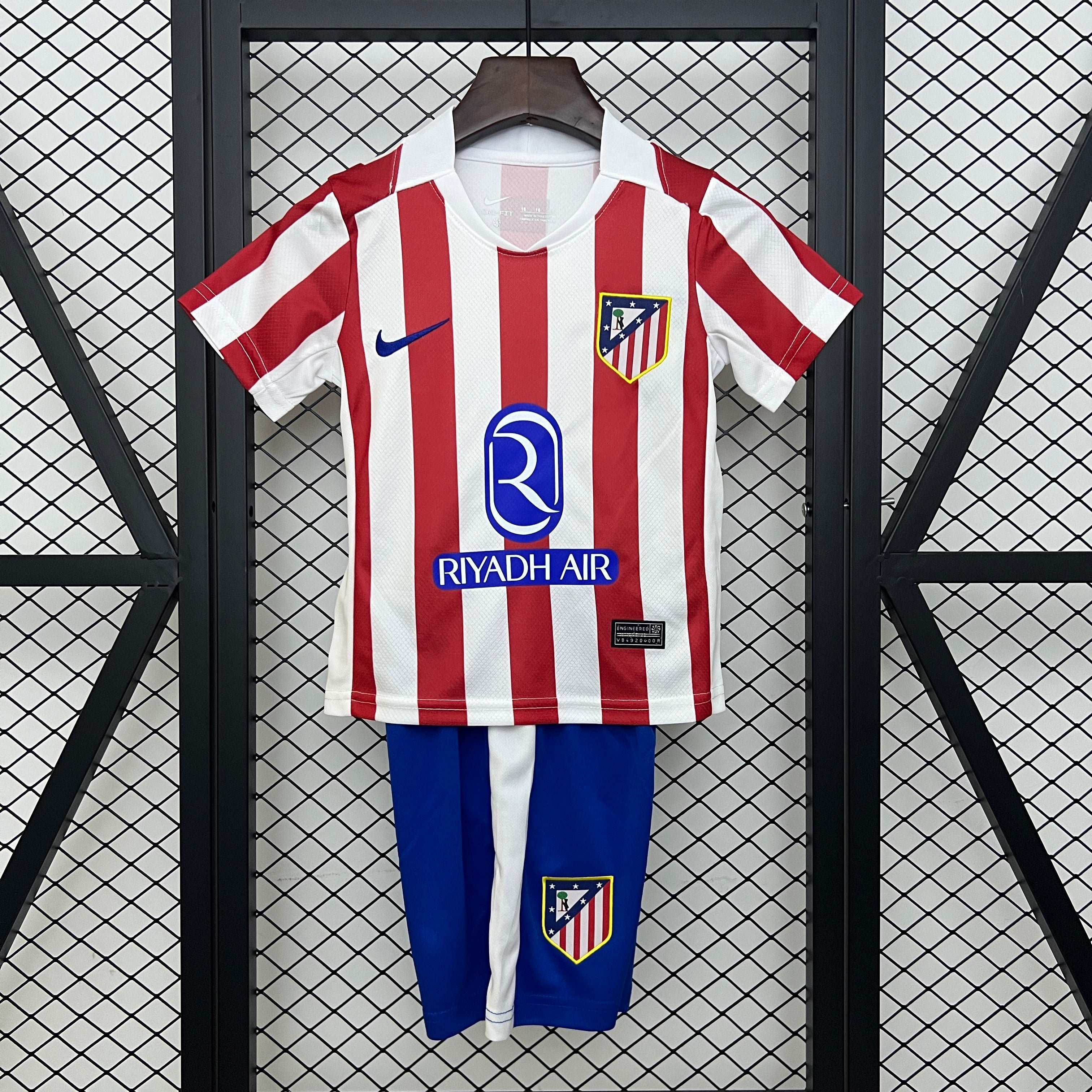 Atletico Madrid Domicile 25/26 - Enfant (short inclus)