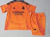 Real Madrid Extérieur 24/25 - Enfant (short inclus)