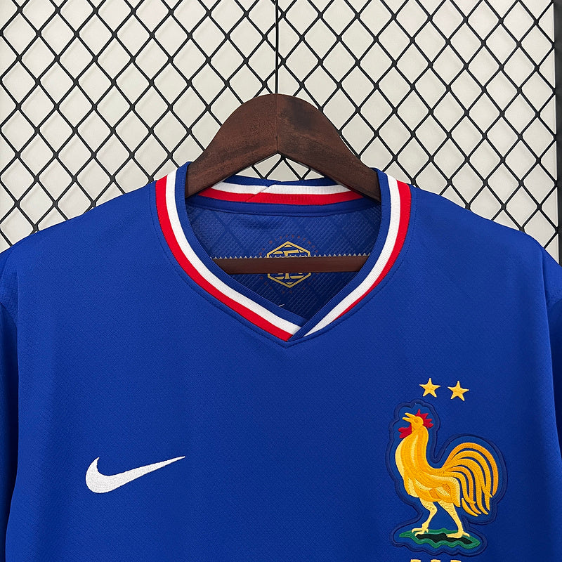 Francia Domicile 24/25